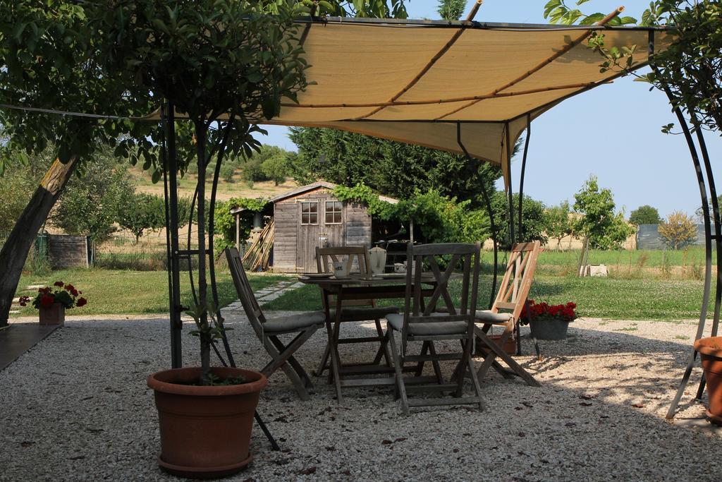 Casa Sorgente Bed & Breakfast San Costanzo Bagian luar foto